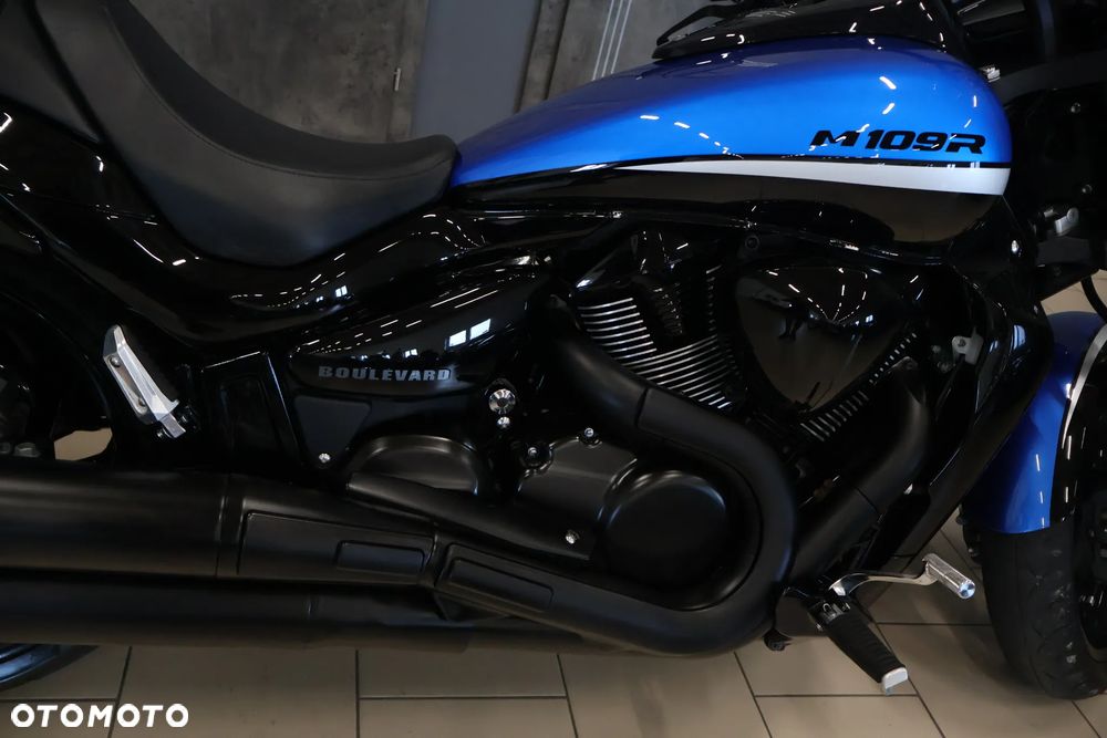 Suzuki Intruder - 4