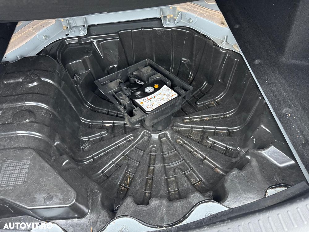 Renault Megane TCe 140 EDC GPF Zen - 14