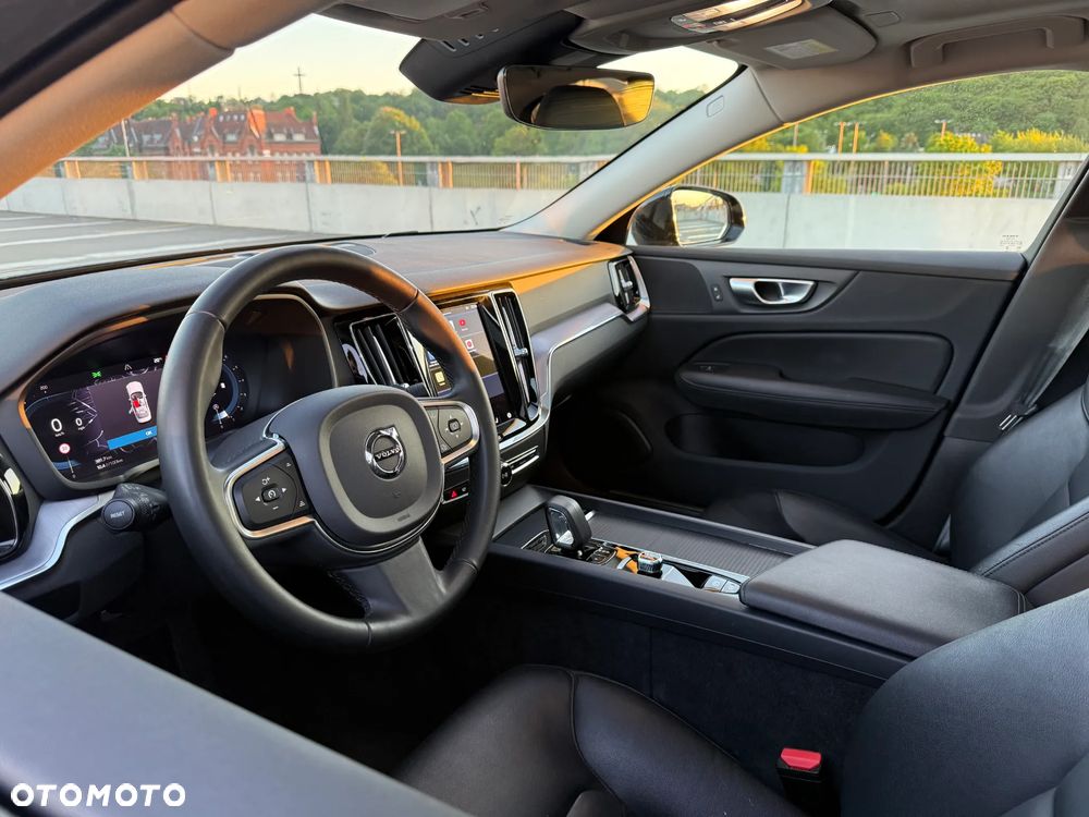 Volvo S60 B5 B AWD Plus Dark - 23