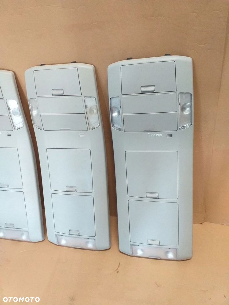 Toyota Tundra LAMPKA PODSUFITKI SCHOWEK PANEL - 4