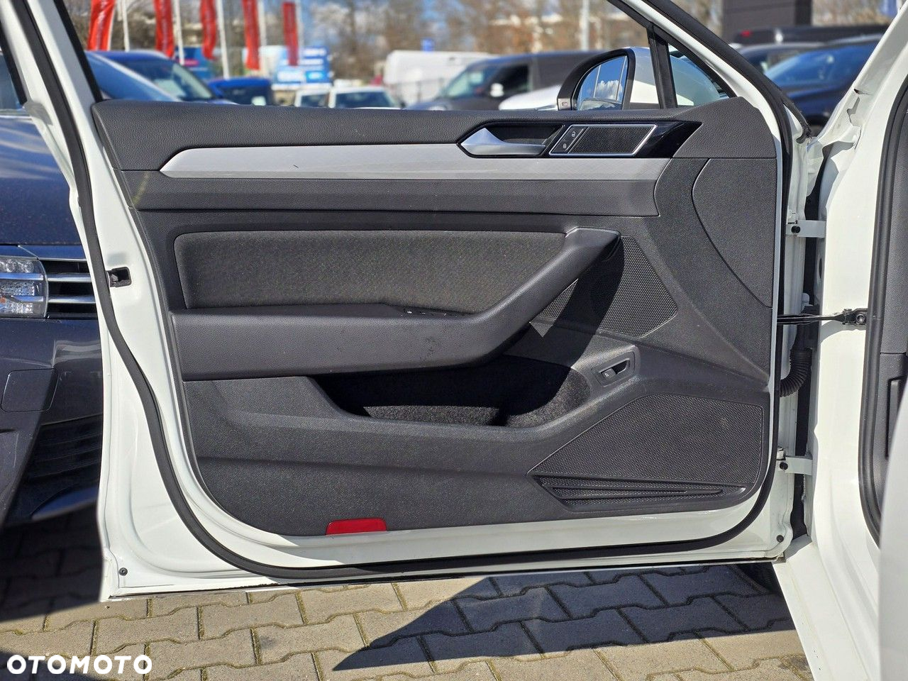 Volkswagen Passat - 13