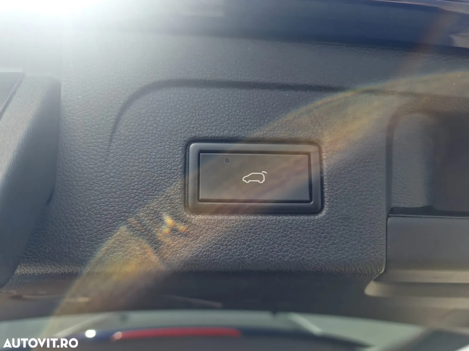 Volkswagen Touran 2.0 TDI DPF BlueMotion Technology DSG Highline - 19