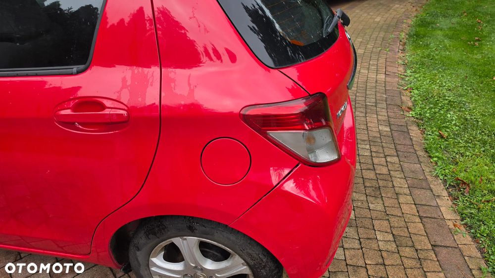 Toyota Yaris 2012 photo 4