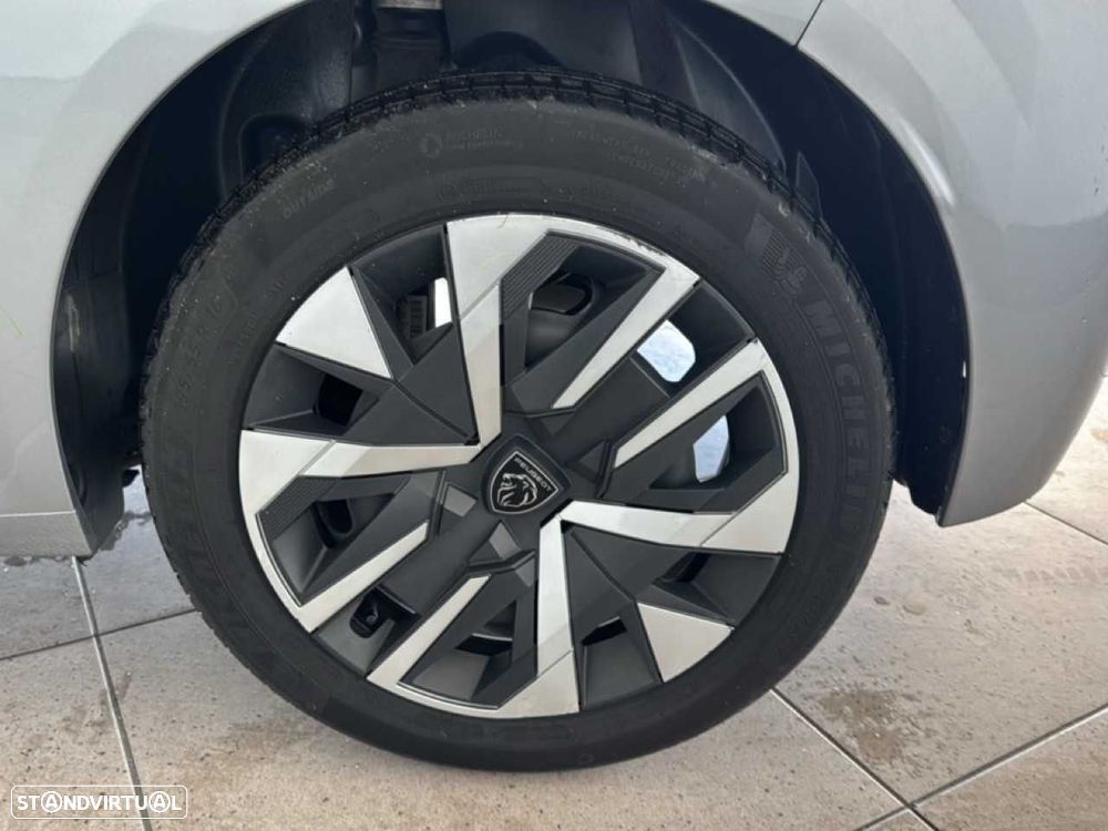 Peugeot 208 1.2 PureTech Active Pack - 11