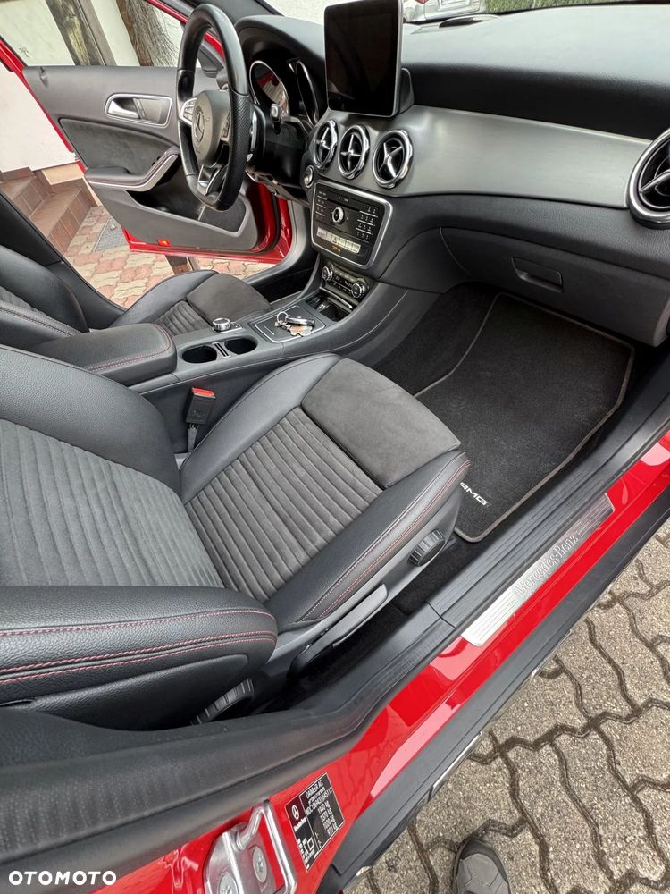 Mercedes-Benz GLA 200 7G-DCT AMG Line - 14