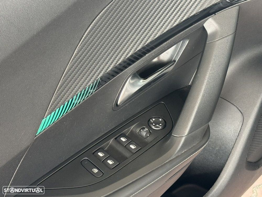 Peugeot 2008 1.5 BlueHDi Allure Pack EAT8 - 4