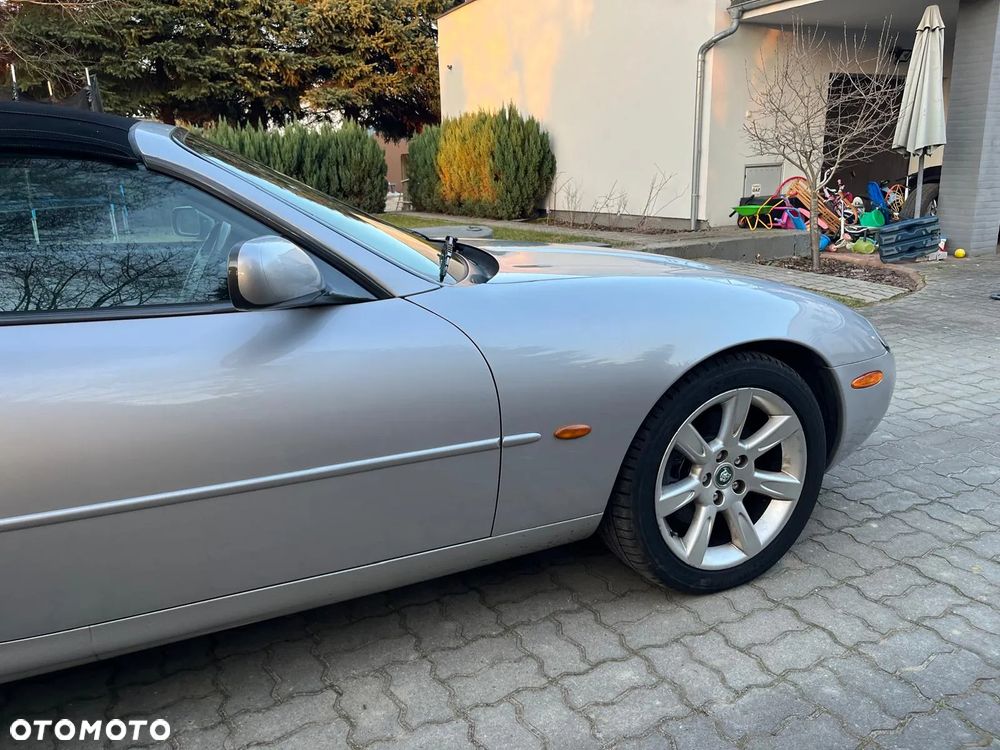 Jaguar XK8 Cabriolet - 16