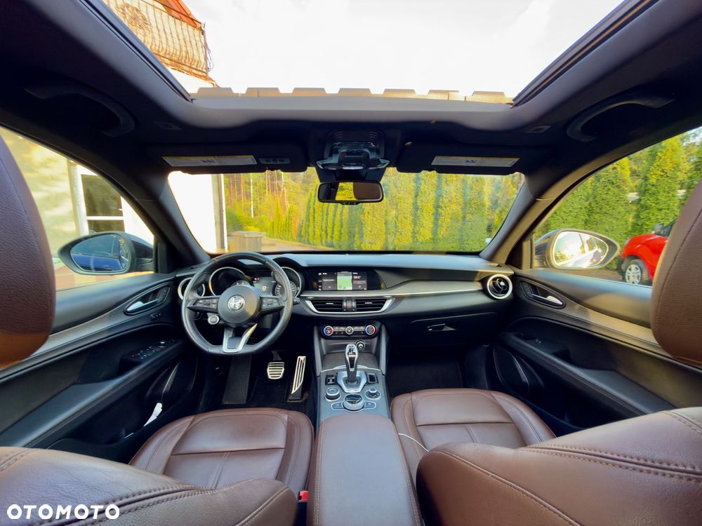 Alfa Romeo Stelvio 2.0 Turbo 16V AT8-Q4 Ti - 15