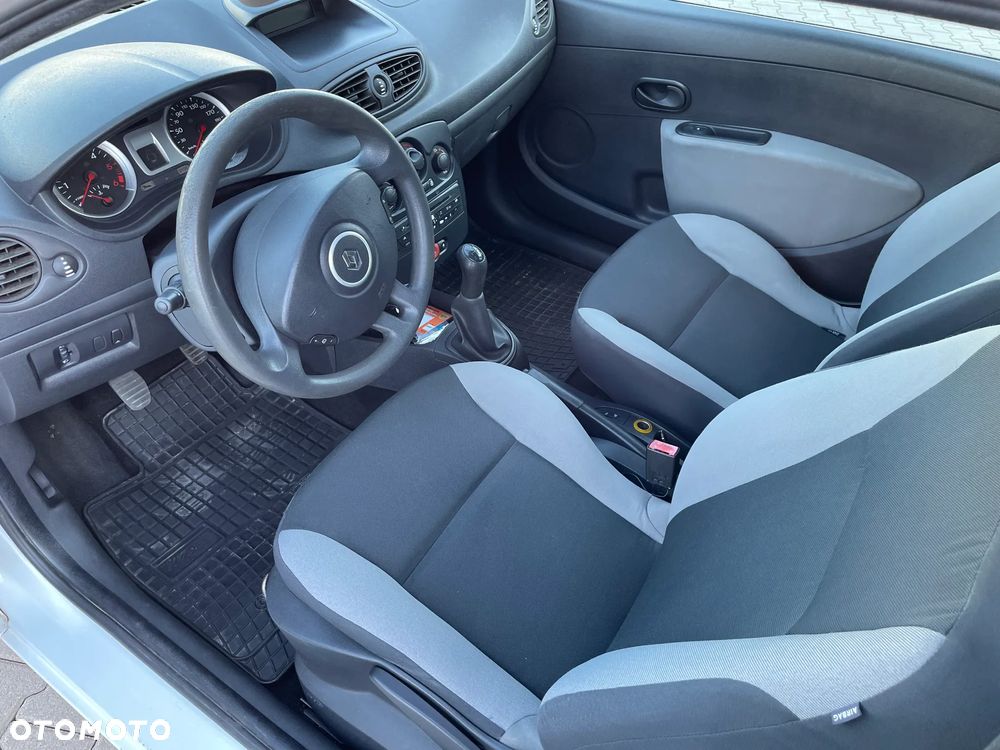 Renault Clio - 12