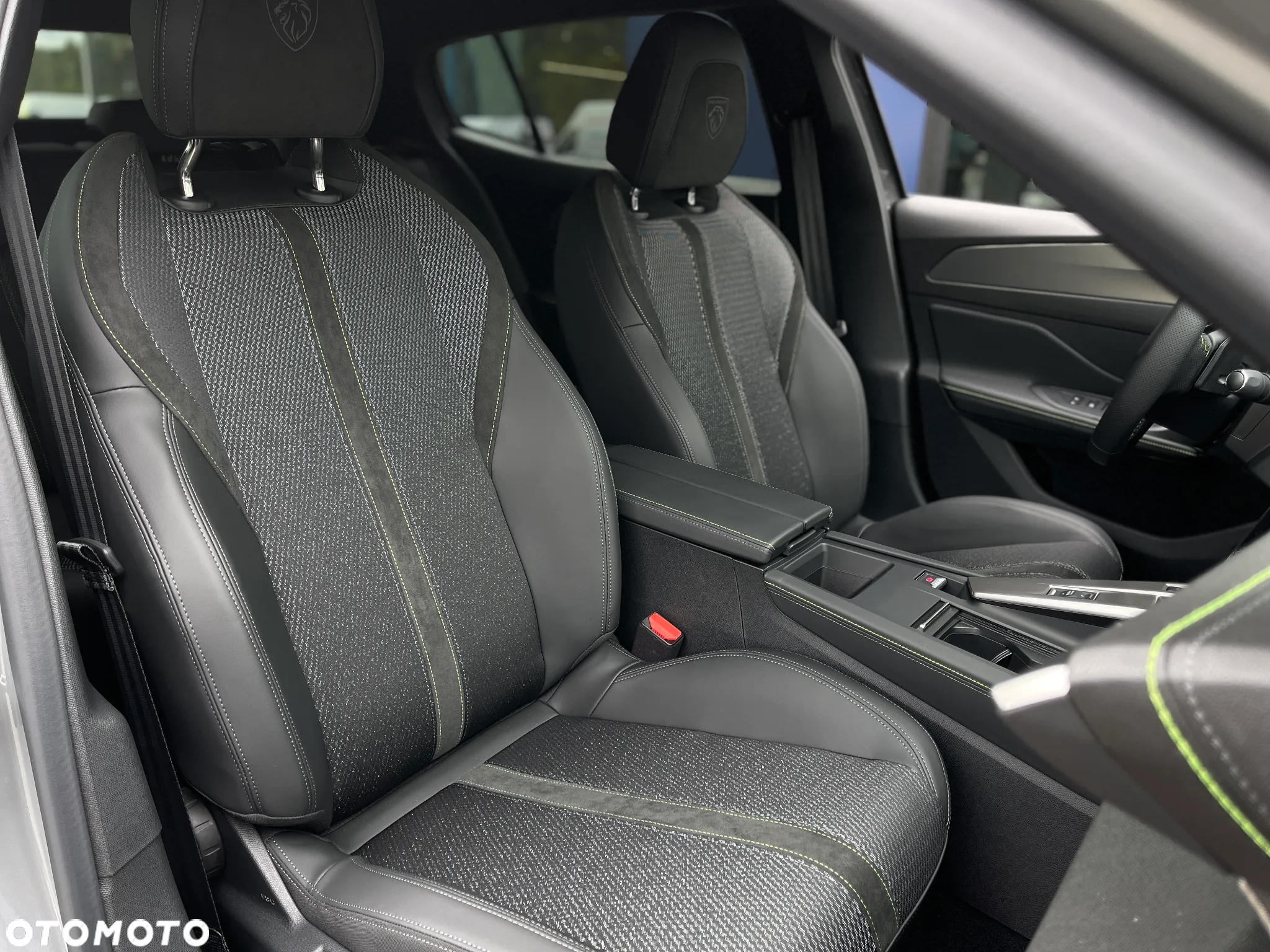 Peugeot 408 1.2 PureTech mHEV GT S&S e-DSC6 - 31