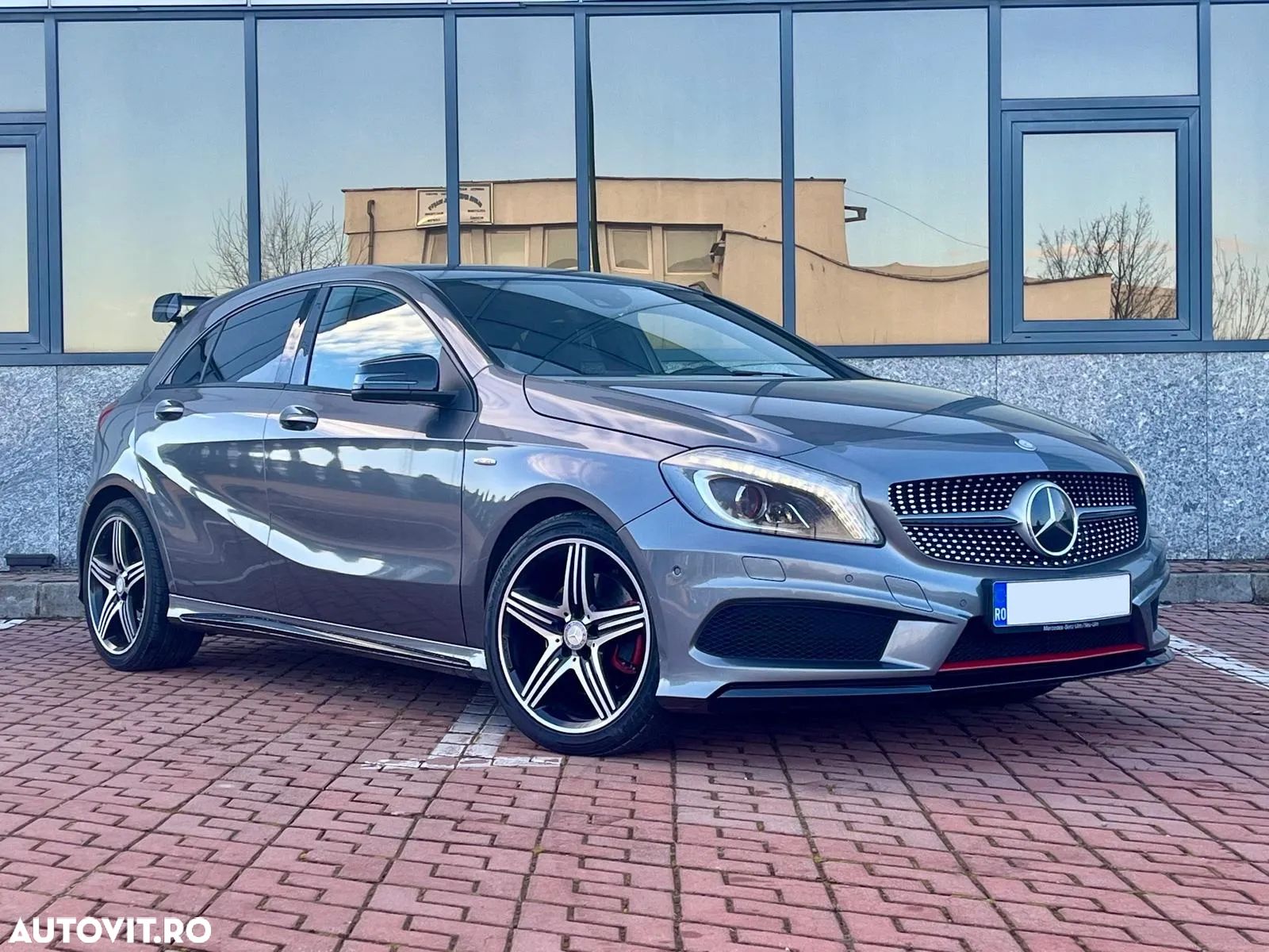 Mercedes-Benz A - 1