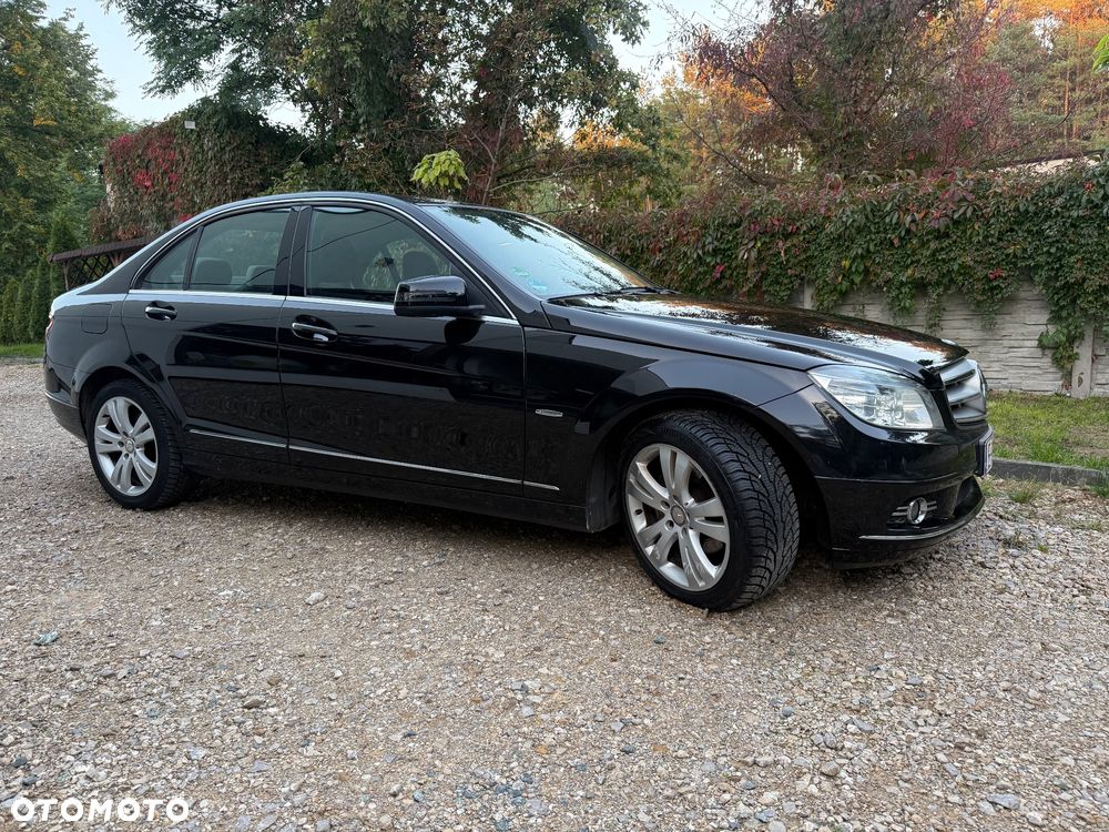 Mercedes-Benz C-Class 2009 photo 2