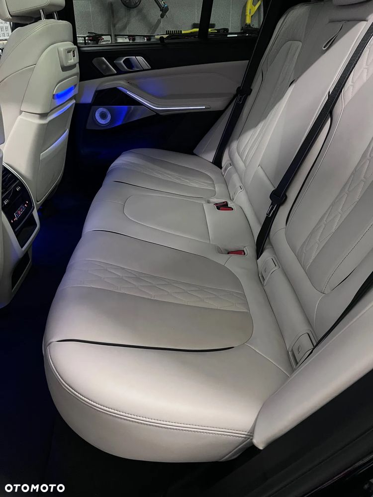 BMW X5 M M50d - 11