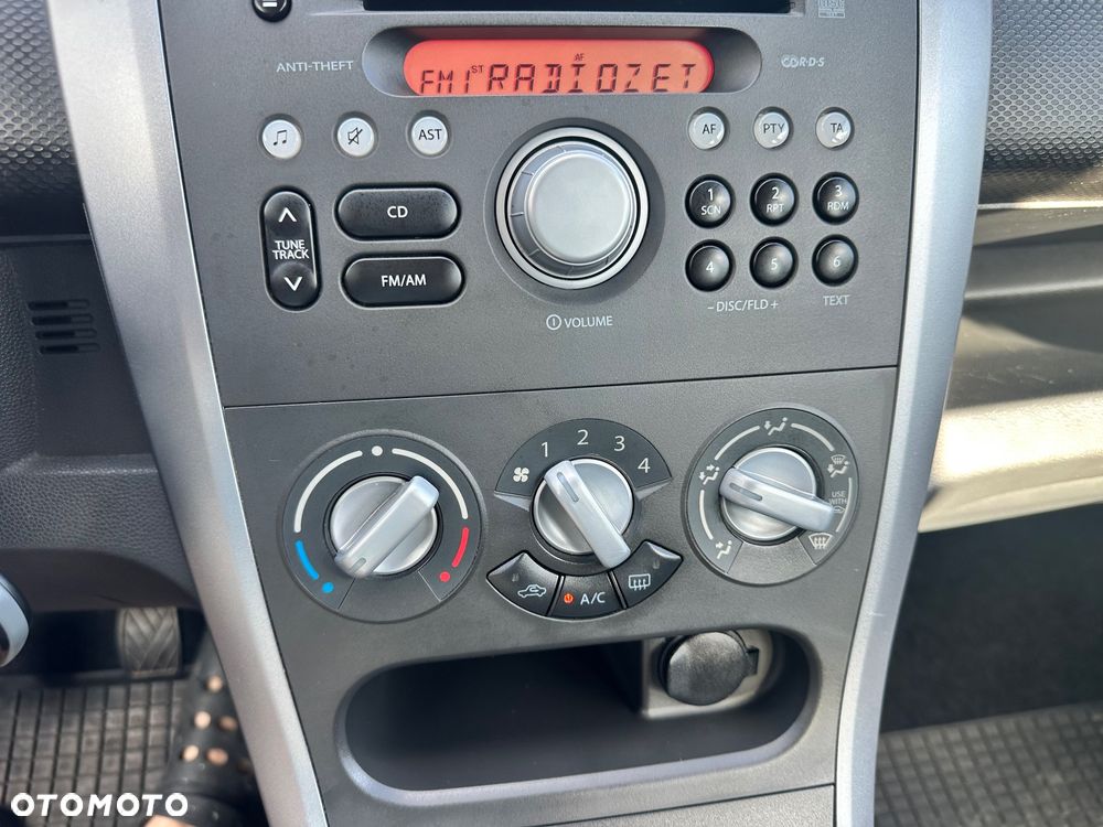 Suzuki Splash 1.0 Club - 11