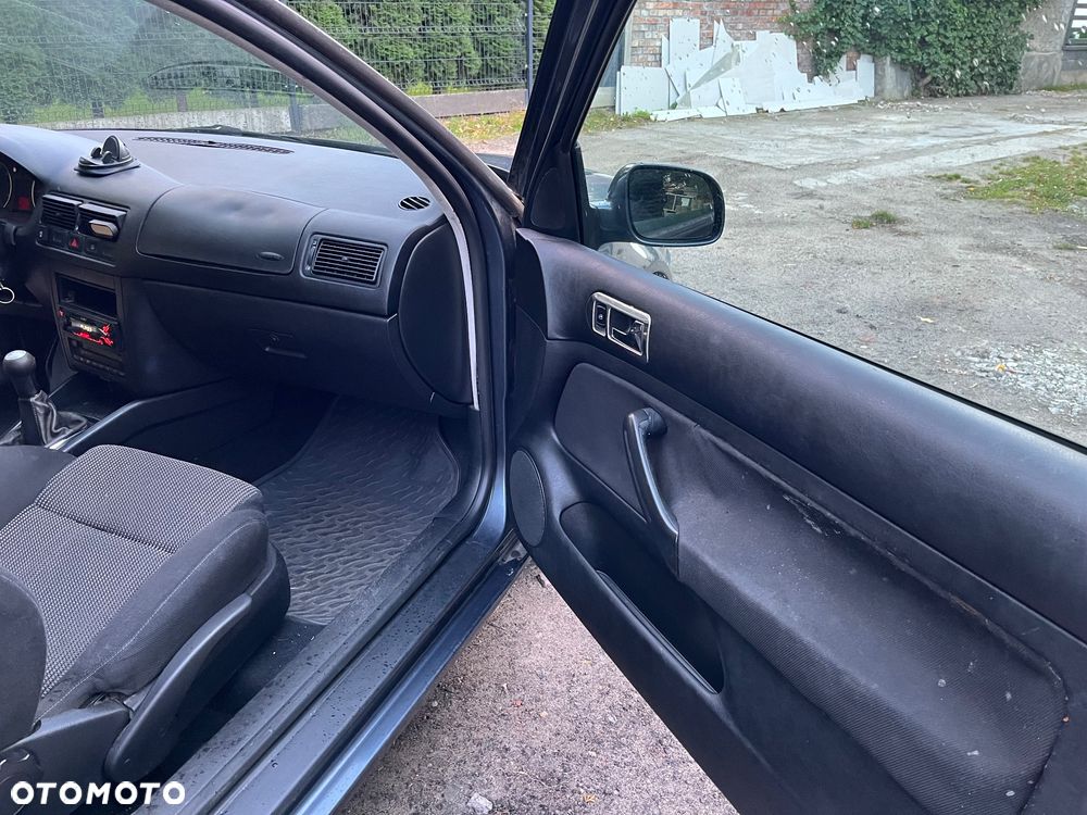 Volkswagen Golf - 23
