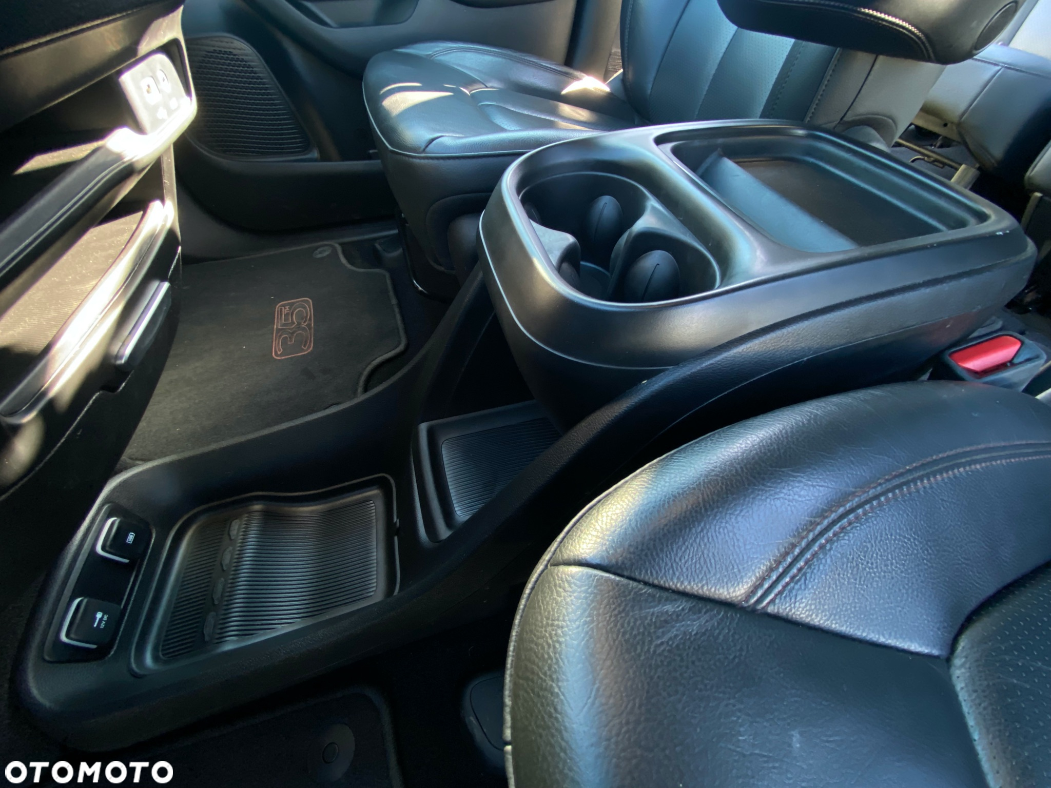 Chrysler Pacifica - 26