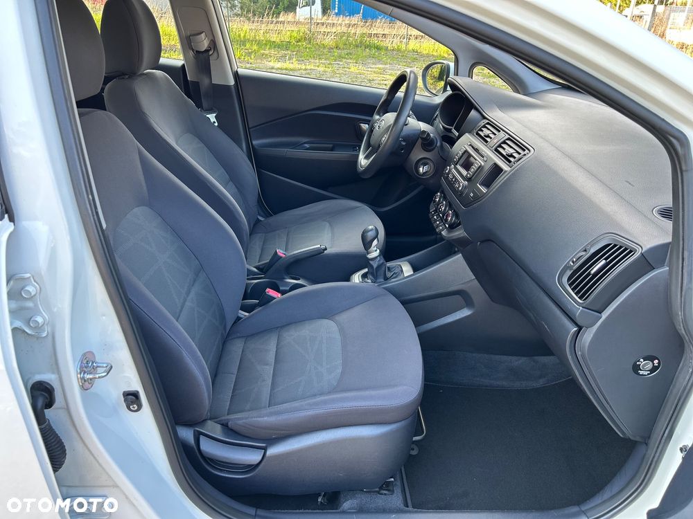 Kia Rio 1.4 Edition 7 - 16
