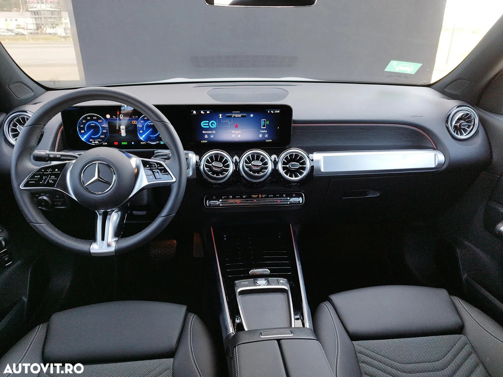 Mercedes-Benz EQB 300 4MATIC - 11