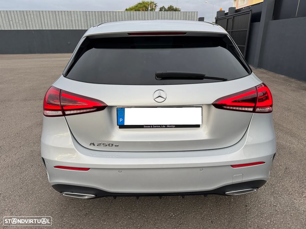 Mercedes-Benz A 250 e AMG Line - 5