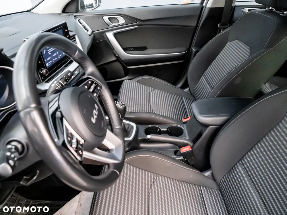 Kia Ceed 1.5 T-GDI M - 22