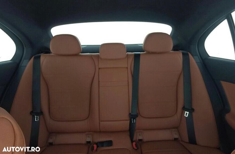 Mercedes-Benz C 300 e 4MATIC PHEV - 13