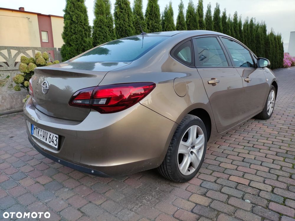 Opel Astra 1.6 Edition - 12