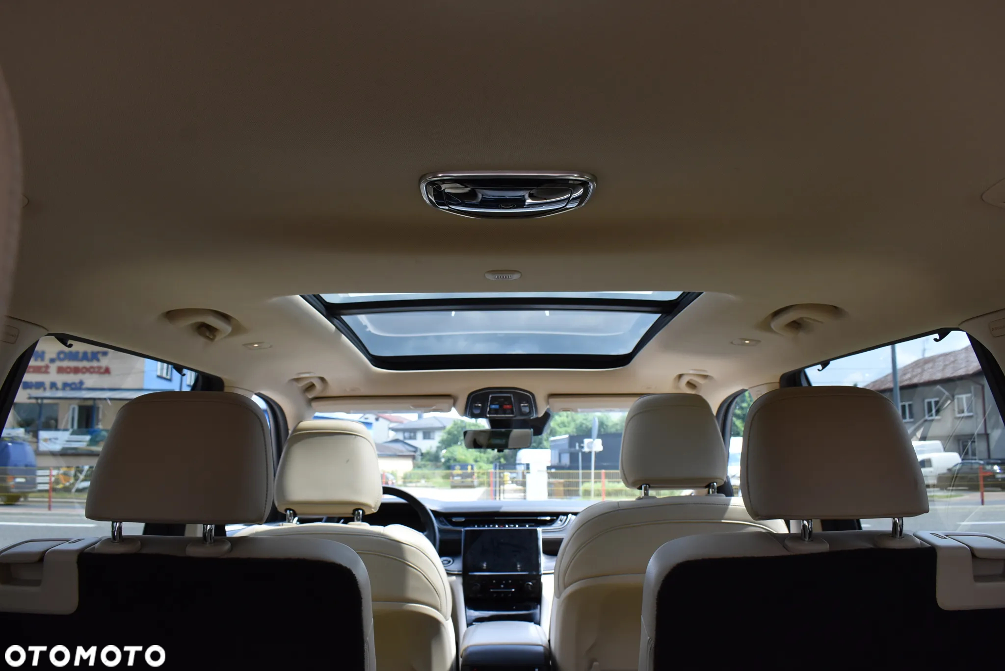 Jeep Grand Cherokee - 11