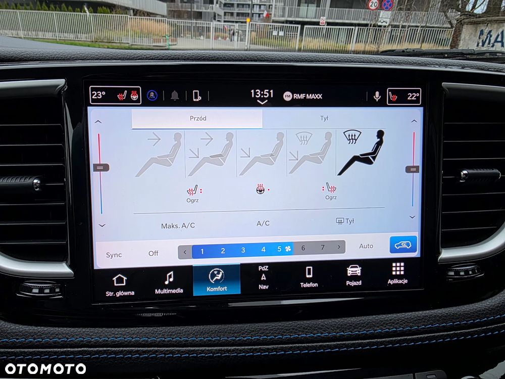 Chrysler Pacifica - 14