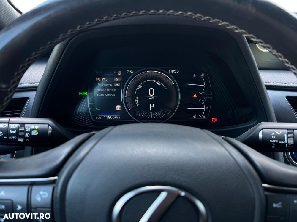 Lexus UX - 25