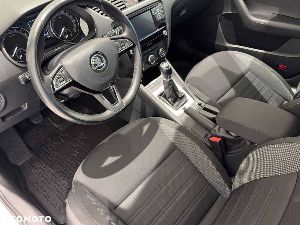 Skoda Octavia 1.6 TDI SCR Ambition - 10