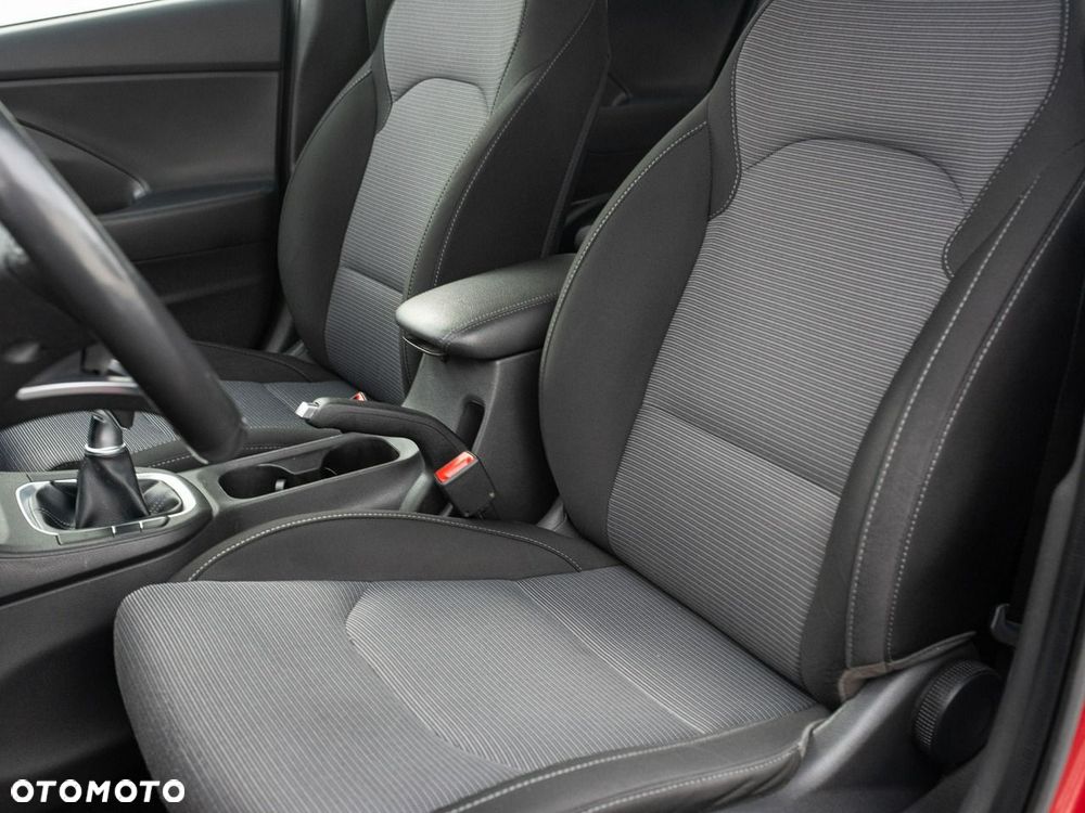 Hyundai i30 1.5 DPI Classic + - 12