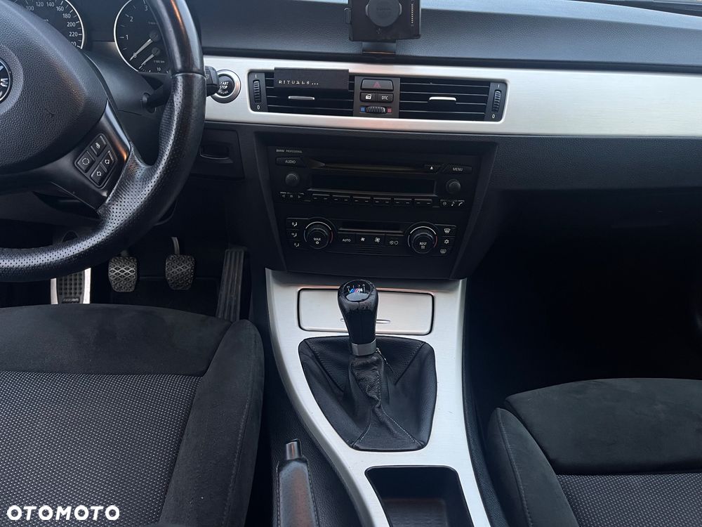BMW Seria 3 320i - 8