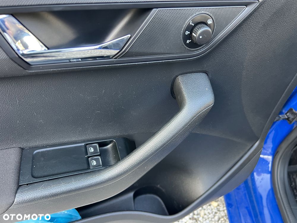 Skoda Fabia 1.0 TSI Style Color DSG - 22