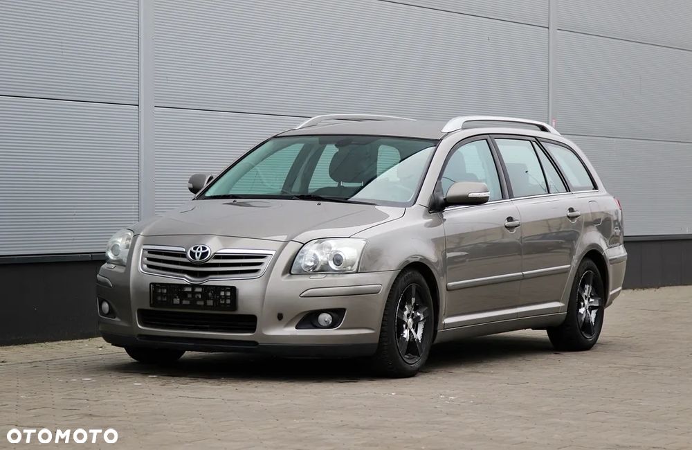 Toyota Avensis 1.8 VVT-i Sol Premium - 3