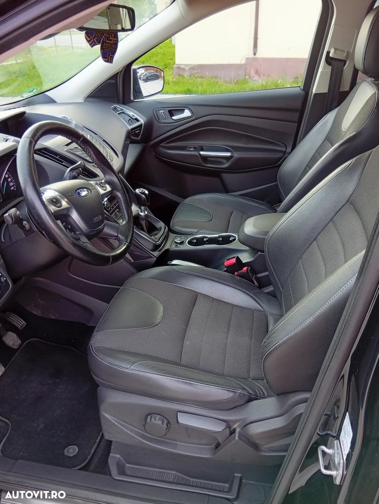 Ford Kuga 1.6 EcoBoost 2x4 Titanium - 10
