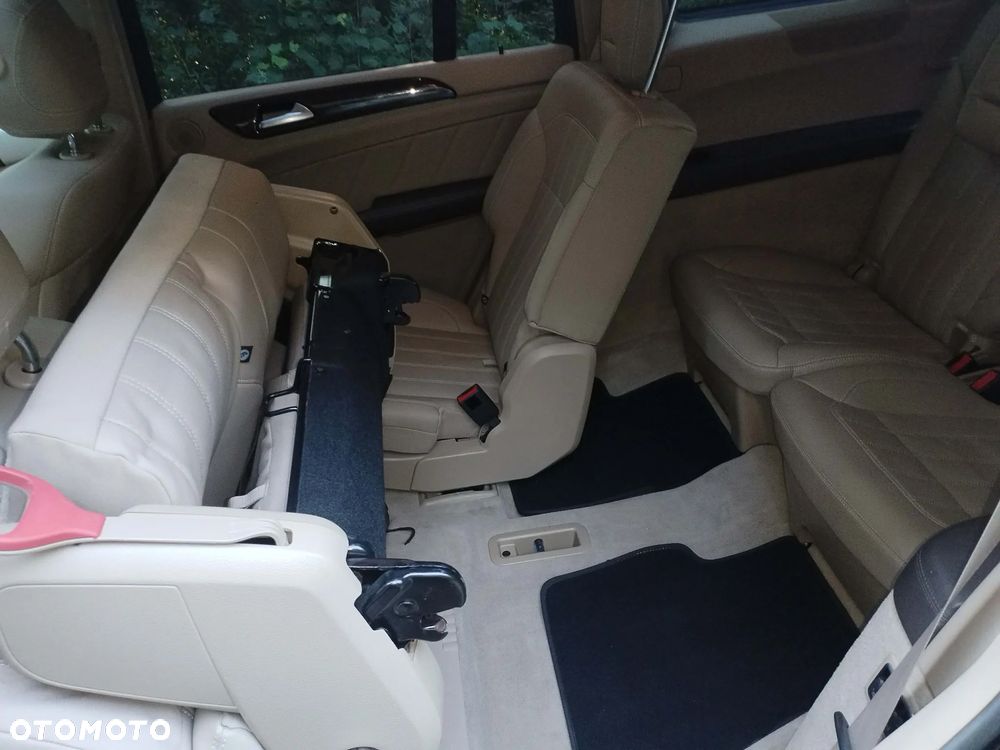 Mercedes-Benz GL 400 4Matic 7G-TRONIC - 27