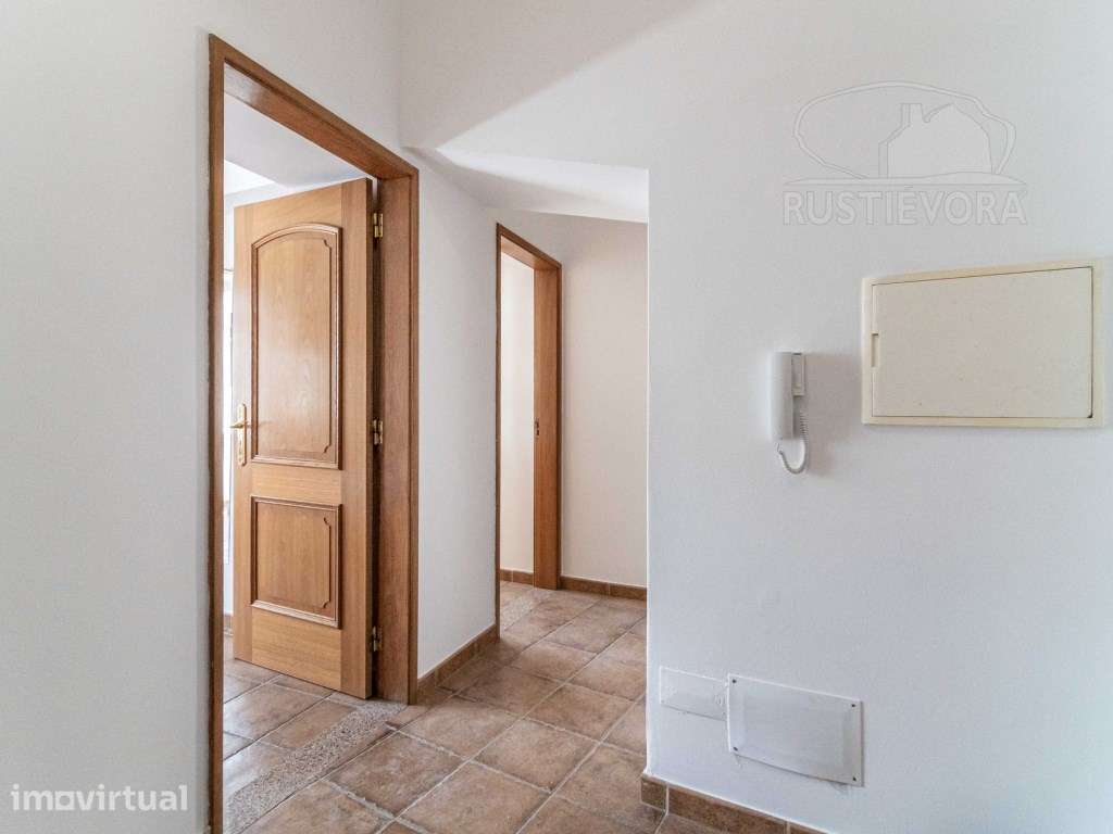 Apartamento de 2º andar com 4 assoalhadas, com magnifica vista para... - Grande imagem: 3/21