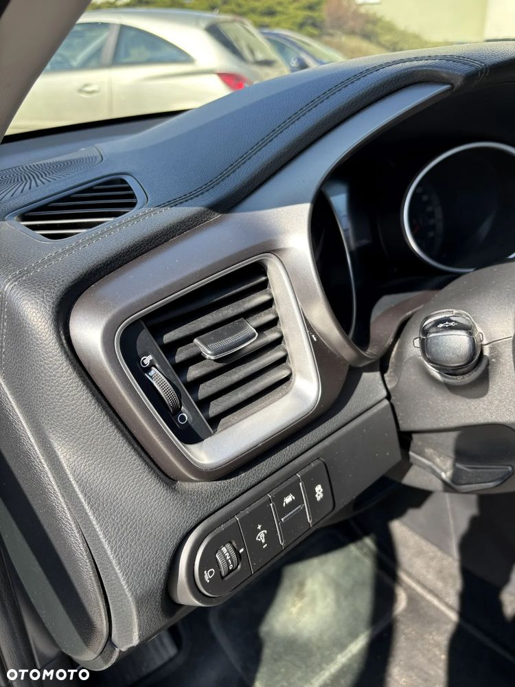 Kia Ceed 1.4 T-GDI M DCT - 16