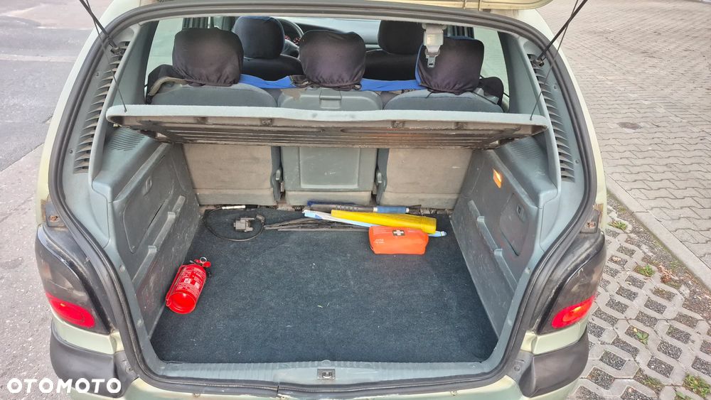 Renault Scenic 1.4 16V Family - 10
