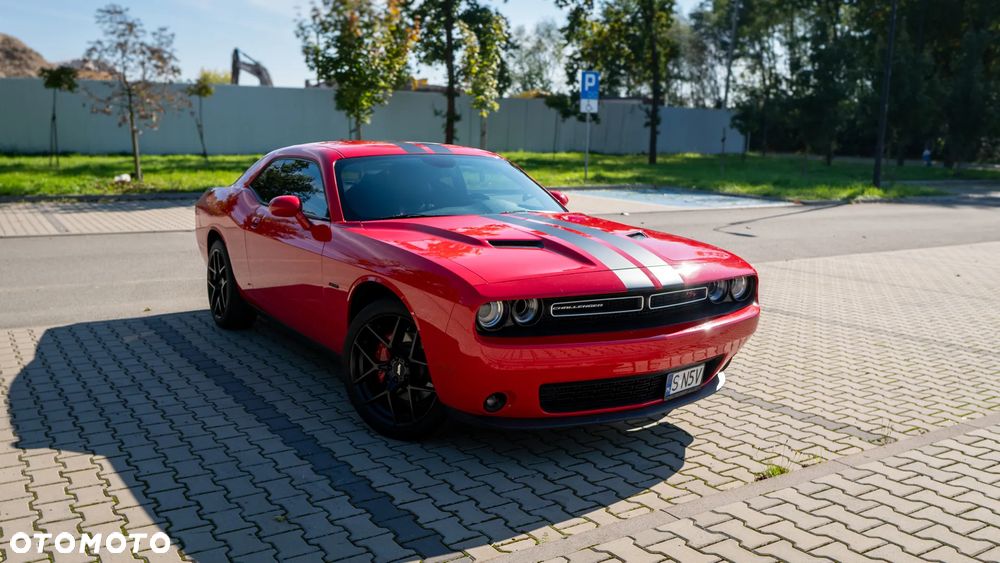 Dodge Challenger - 2