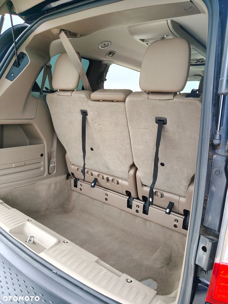 Chrysler Town & Country 3.6 Limited - 19