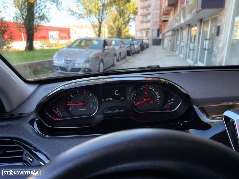 Peugeot 208 1.2 PureTech Access - 18