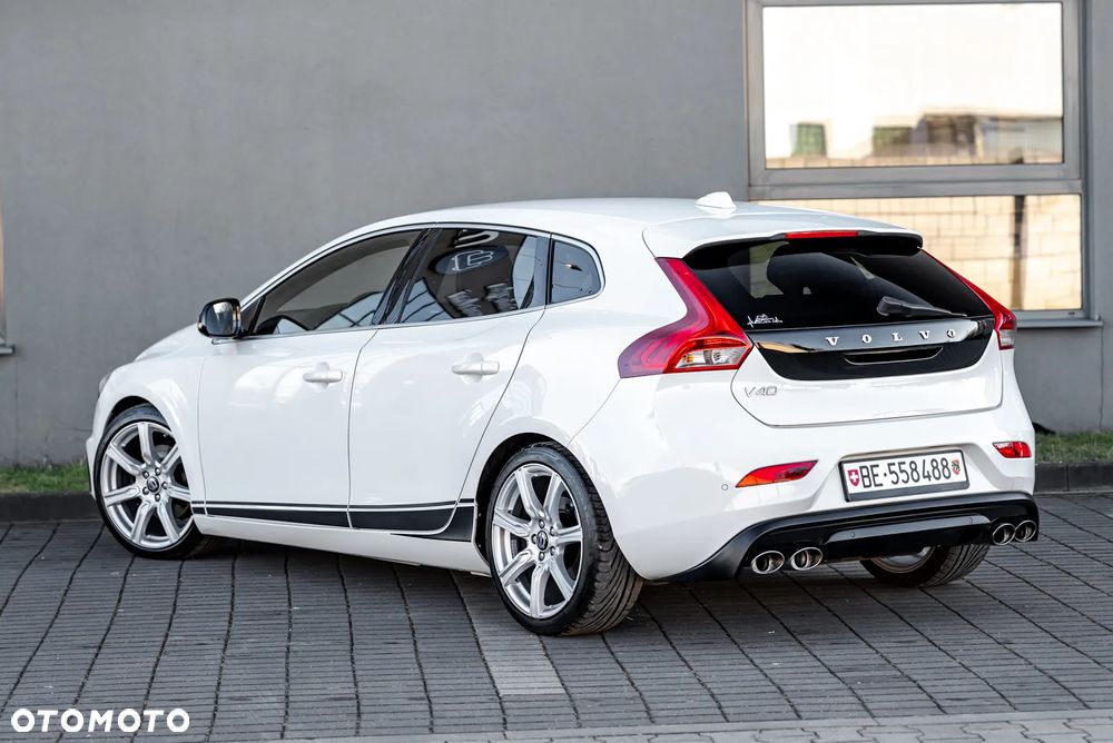 Volvo V40 T4 R Design - 13