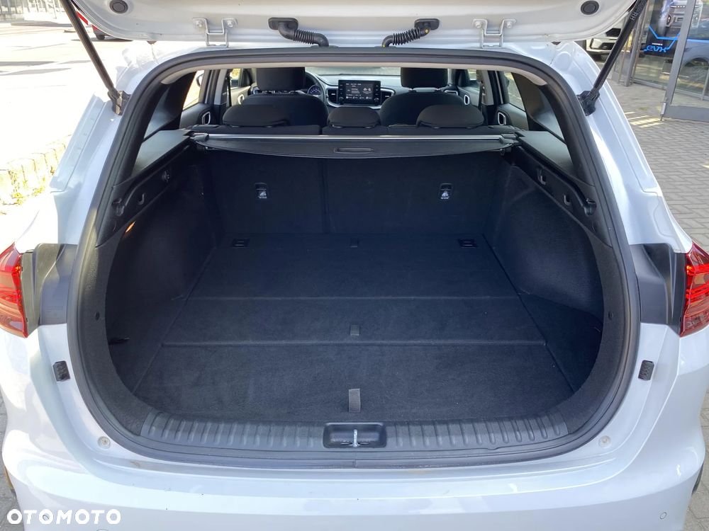 Kia Ceed 1.5 T-GDI M DCT - 17