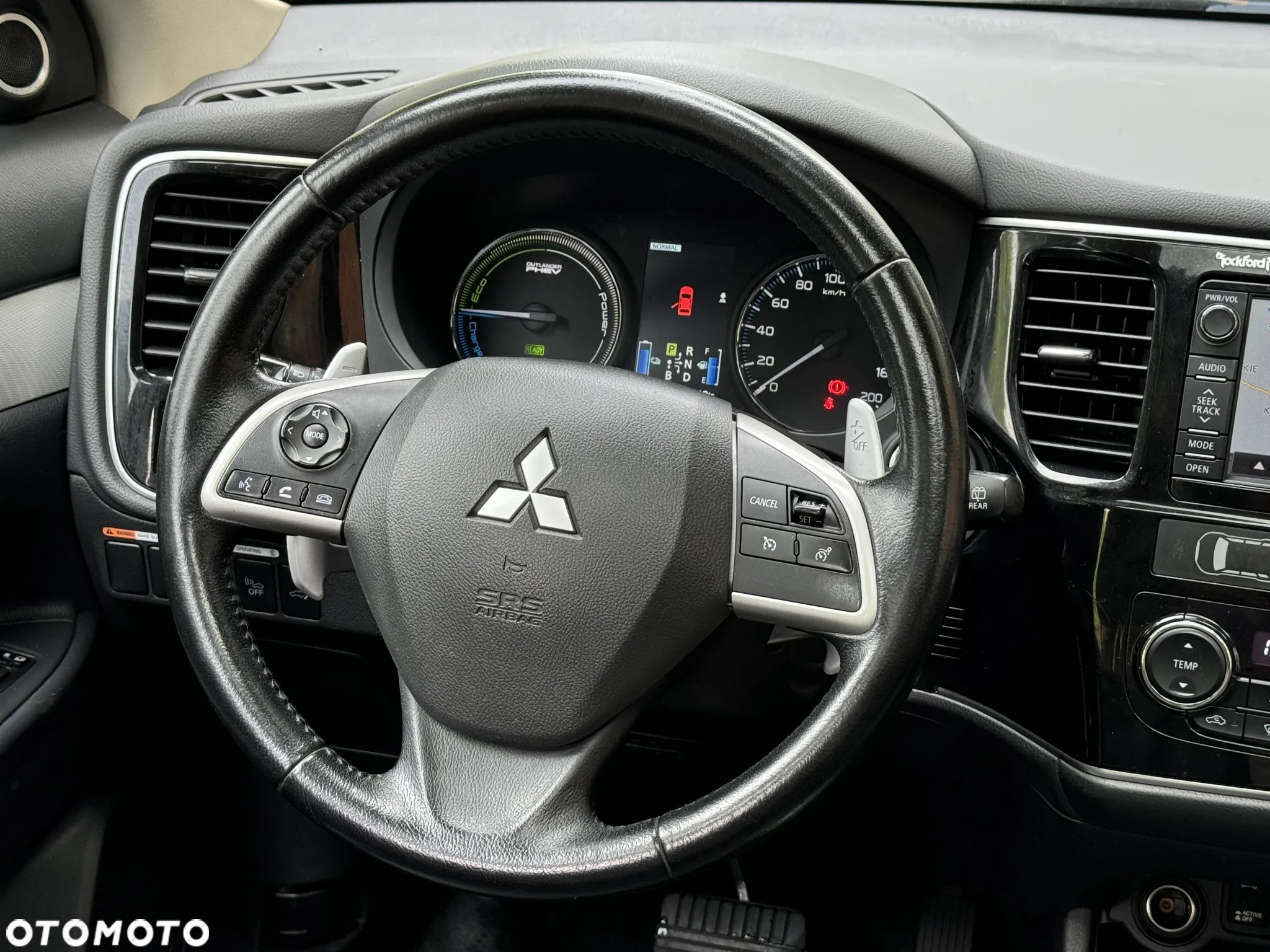 Mitsubishi Outlander 2.0 4WD Plug-In Hybrid - 25