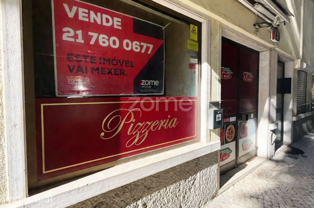 Areeiro - Rua Sacadura Cabral | Antiga Pizzaria com 3 WC e Vestiário