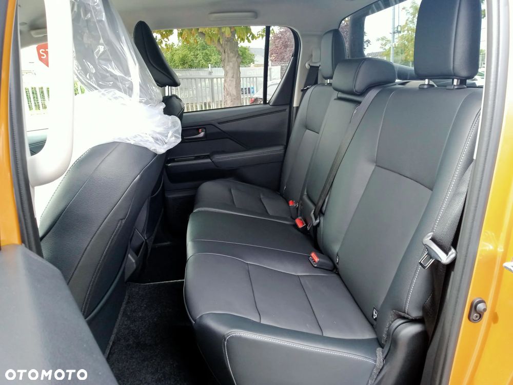 Toyota Hilux 2.8 D-4D Double Cab Invincible 4x4 - 14
