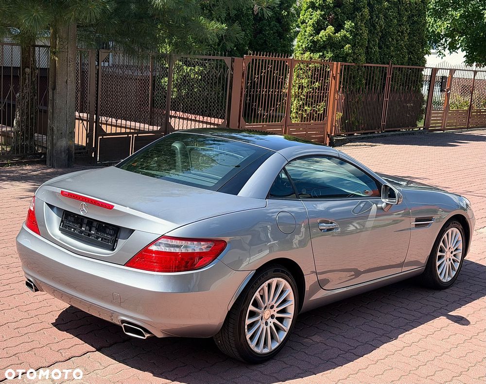 Mercedes-Benz SLK 200 (BlueEFFICIENCY) 7G-TRONIC - 9