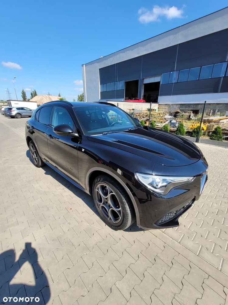 Alfa Romeo Stelvio 2.0 Turbo 16V AT8-Q4 Ti - 6
