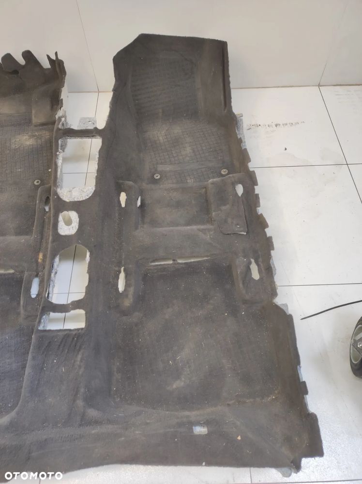 Dywan wykładzina podłoga wygłuszenie eu Volkswagen PASSAT B8 kombi - 3